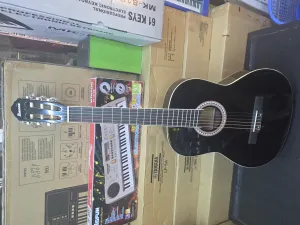 high quality Ibanez classical guitar full size with nylon soft strings 